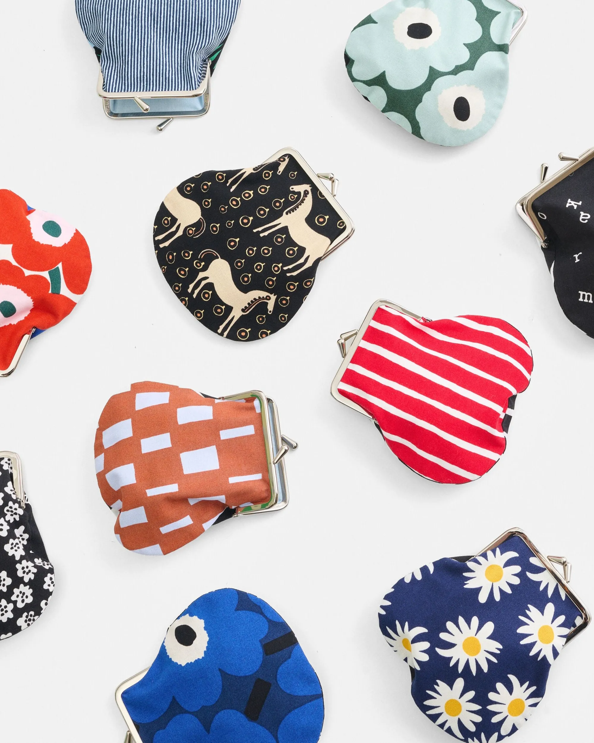 Marimekko Kukkarot Ja Lompakot>Pieni Kukkaro Vu00E4Rit & Kuviot Vaihtelevat